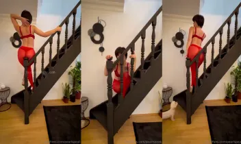 inci ile ilişkiler  onlyfans ifşa  -Oyun havasında kırmızı giysili kadın❤️‍🔥