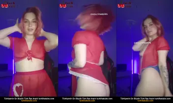 Sarkık Memeli Arkadaşını Açıp Yarrağandaki Amcığa Parmakla Dokunmak