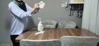 Melek Ravza (@mellekce)  Youtube Katıl ifşa – BOL KÖPÜKLU SANDALYE TEMİZLEME