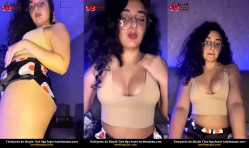 Canlı Yayında Sakso Gözlüklü Bayanın İfşası